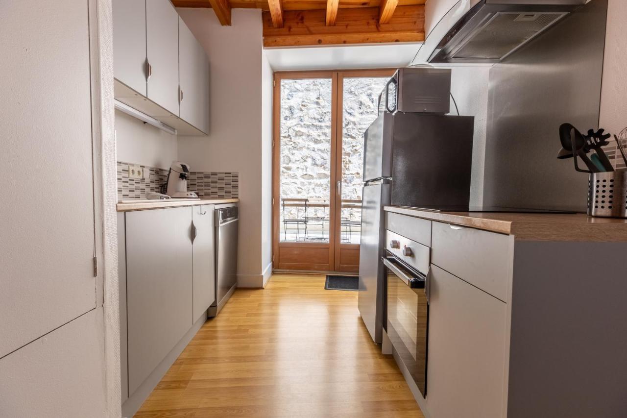 Le Double Pirou # 2 Appartements # Halte Auvergne Thiers Exterior photo