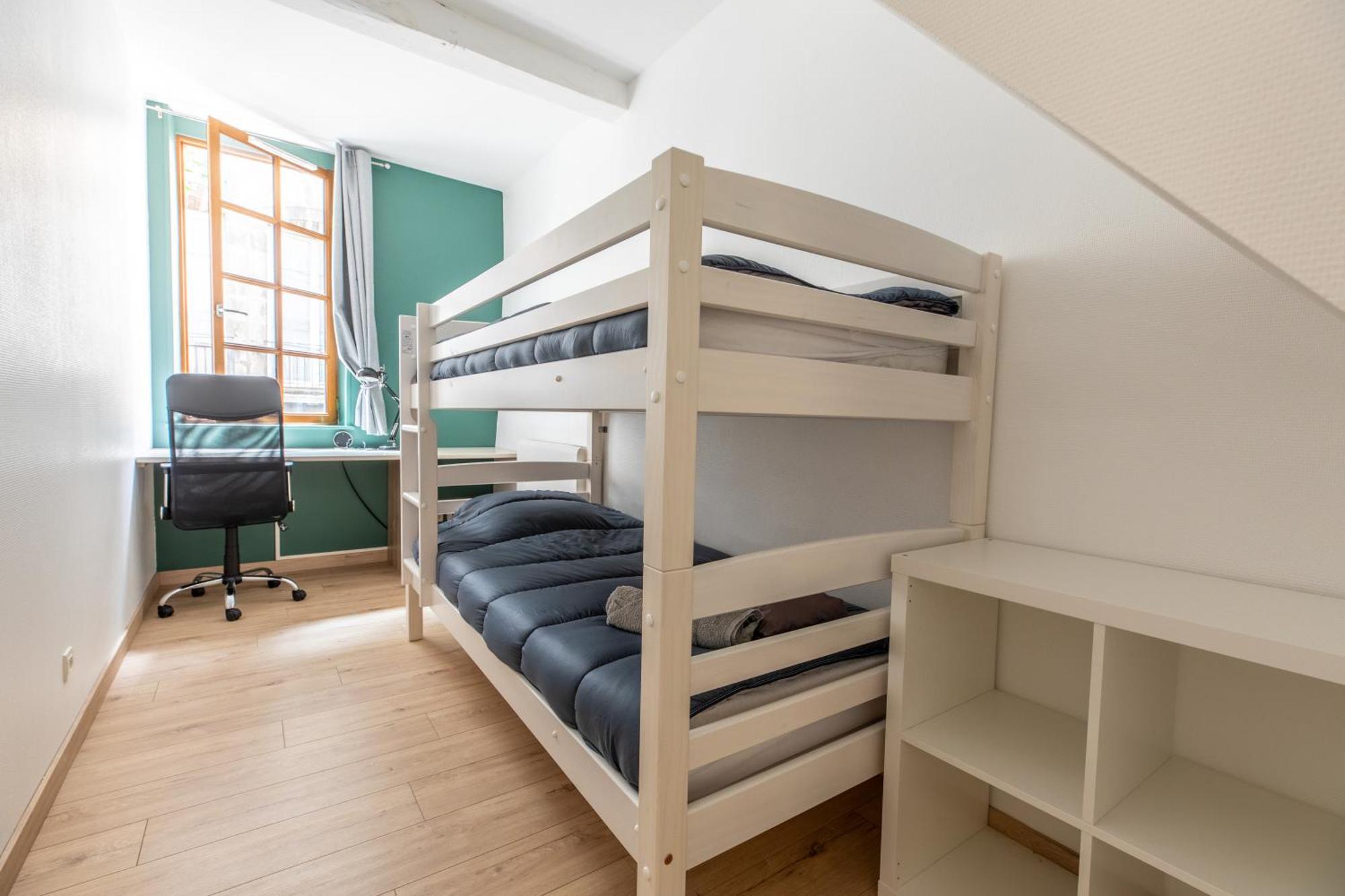 Le Double Pirou # 2 Appartements # Halte Auvergne Thiers Exterior photo